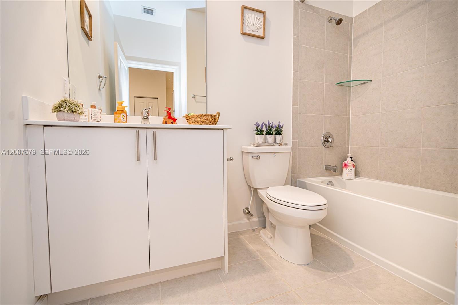 28643 4 / 3 1916 sq. ft. $ 2026-04-25 0 Photo