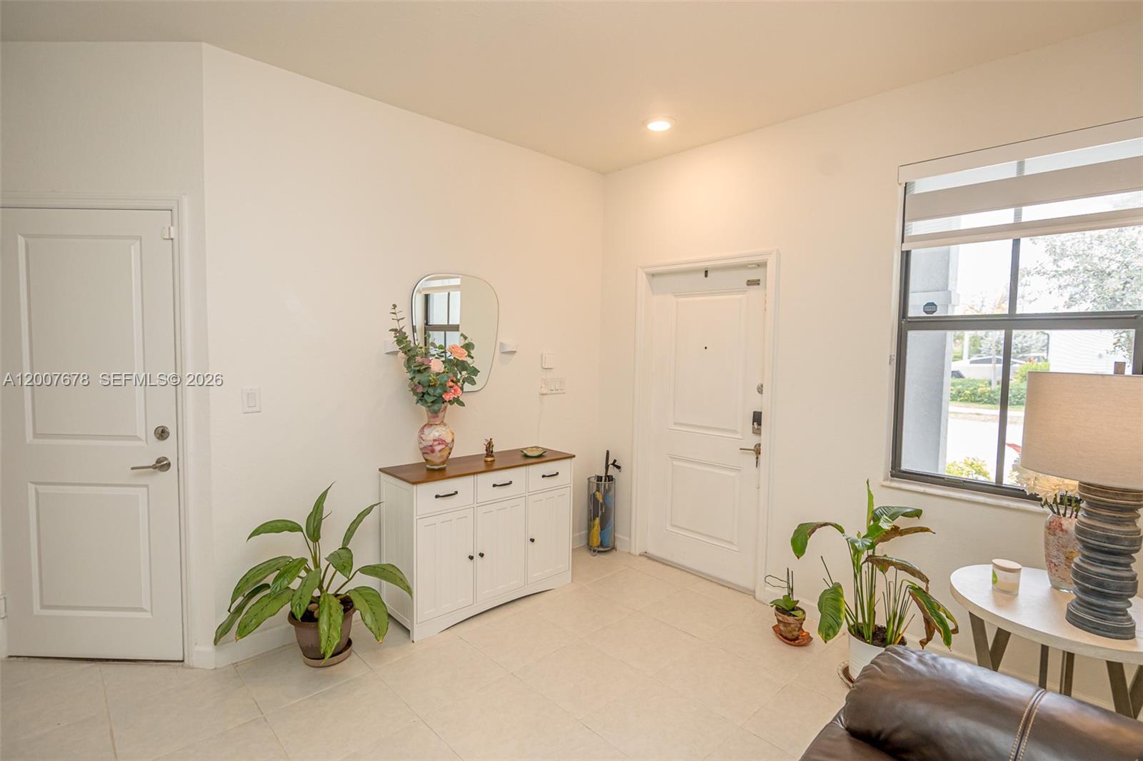 28643 4 / 3 1916 sq. ft. $ 2026-04-25 0 Photo