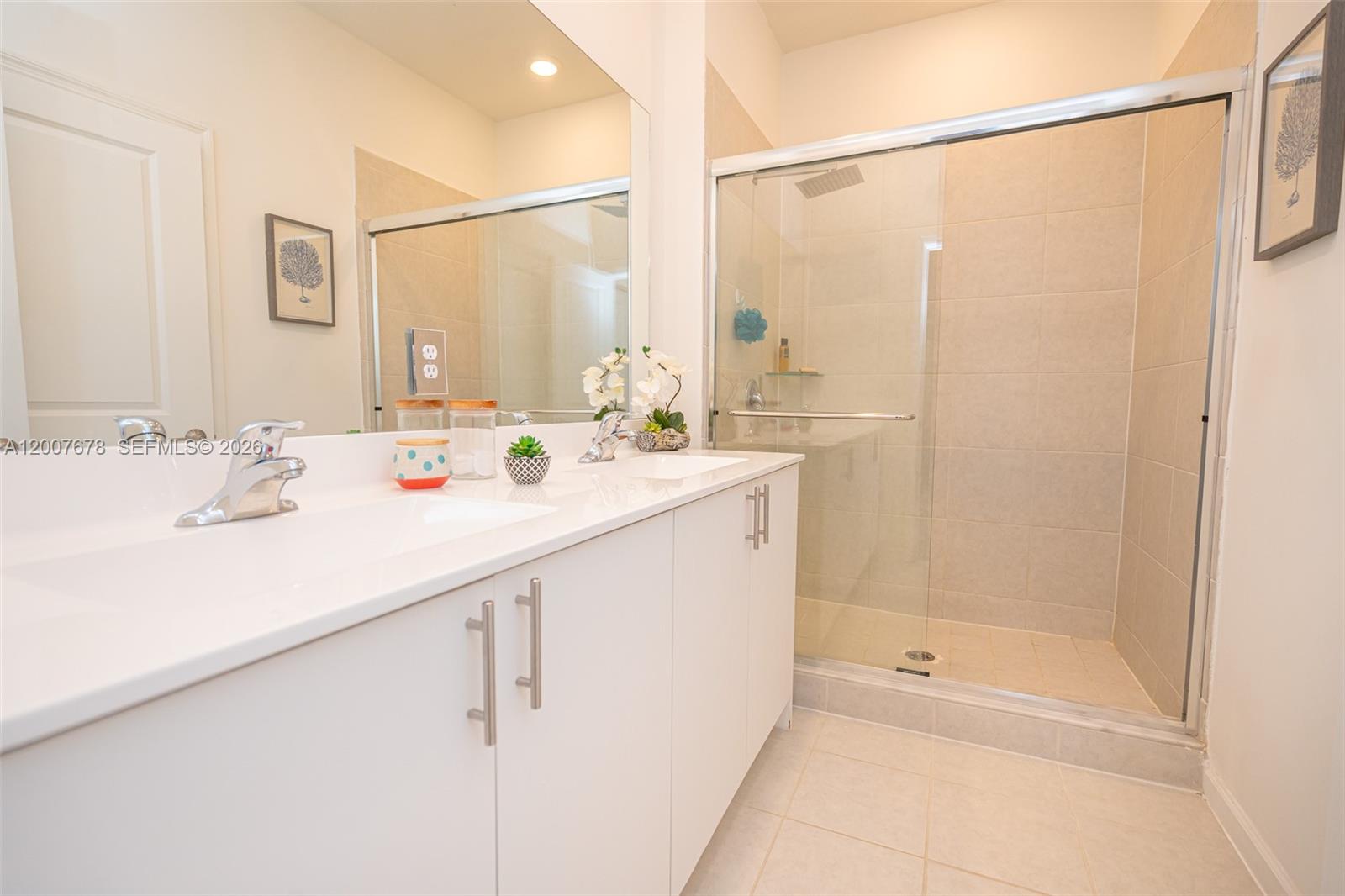 28643 4 / 3 1916 sq. ft. $ 2026-04-25 0 Photo