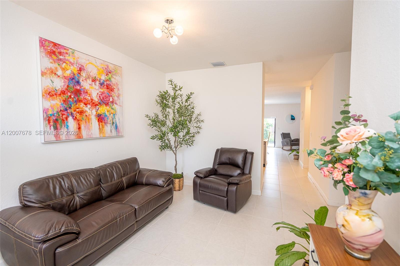 28643 4 / 3 1916 sq. ft. $ 2026-04-25 0 Photo