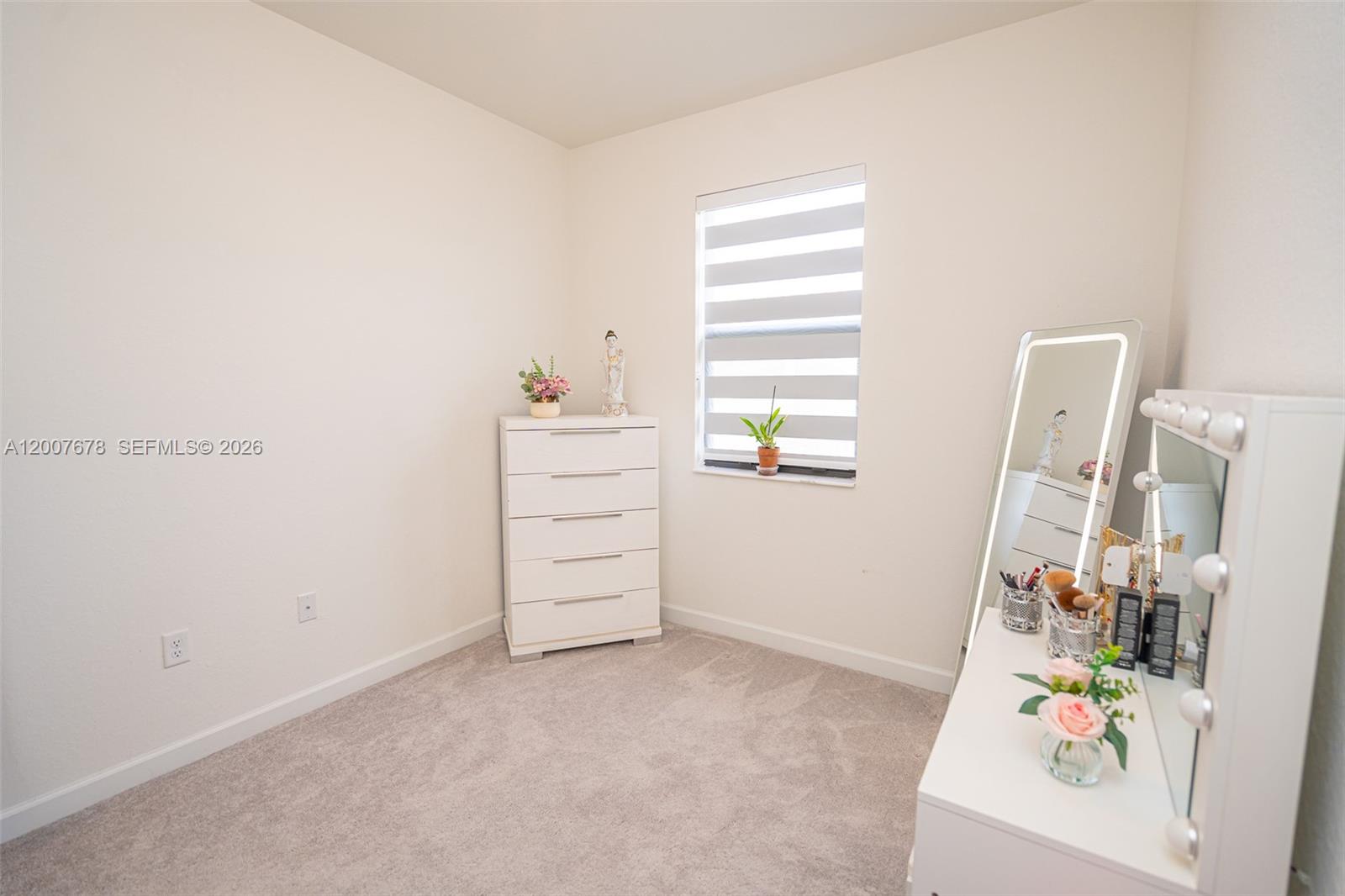 28643 4 / 3 1916 sq. ft. $ 2026-04-25 0 Photo