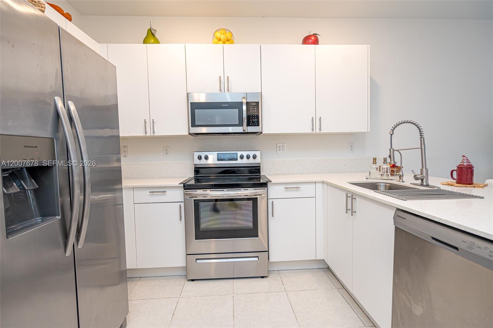 28643 4 / 3 1916 sq. ft. $ 2026-04-25 0 Photo