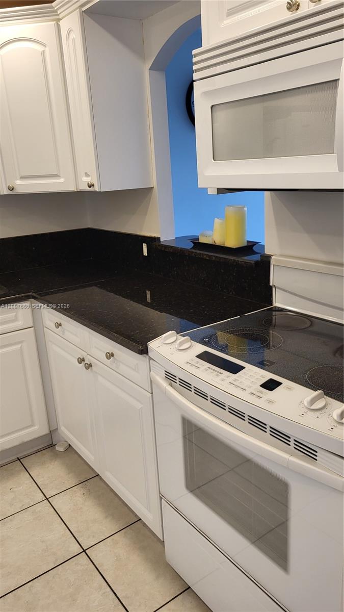 Photo of 3475 Country Club Dr  #409, Aventura, Florida, 33180 - 