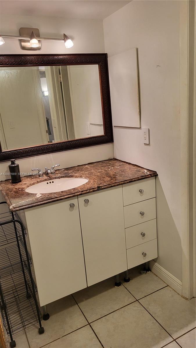 Photo of 3475 Country Club Dr  #409, Aventura, Florida, 33180 - 