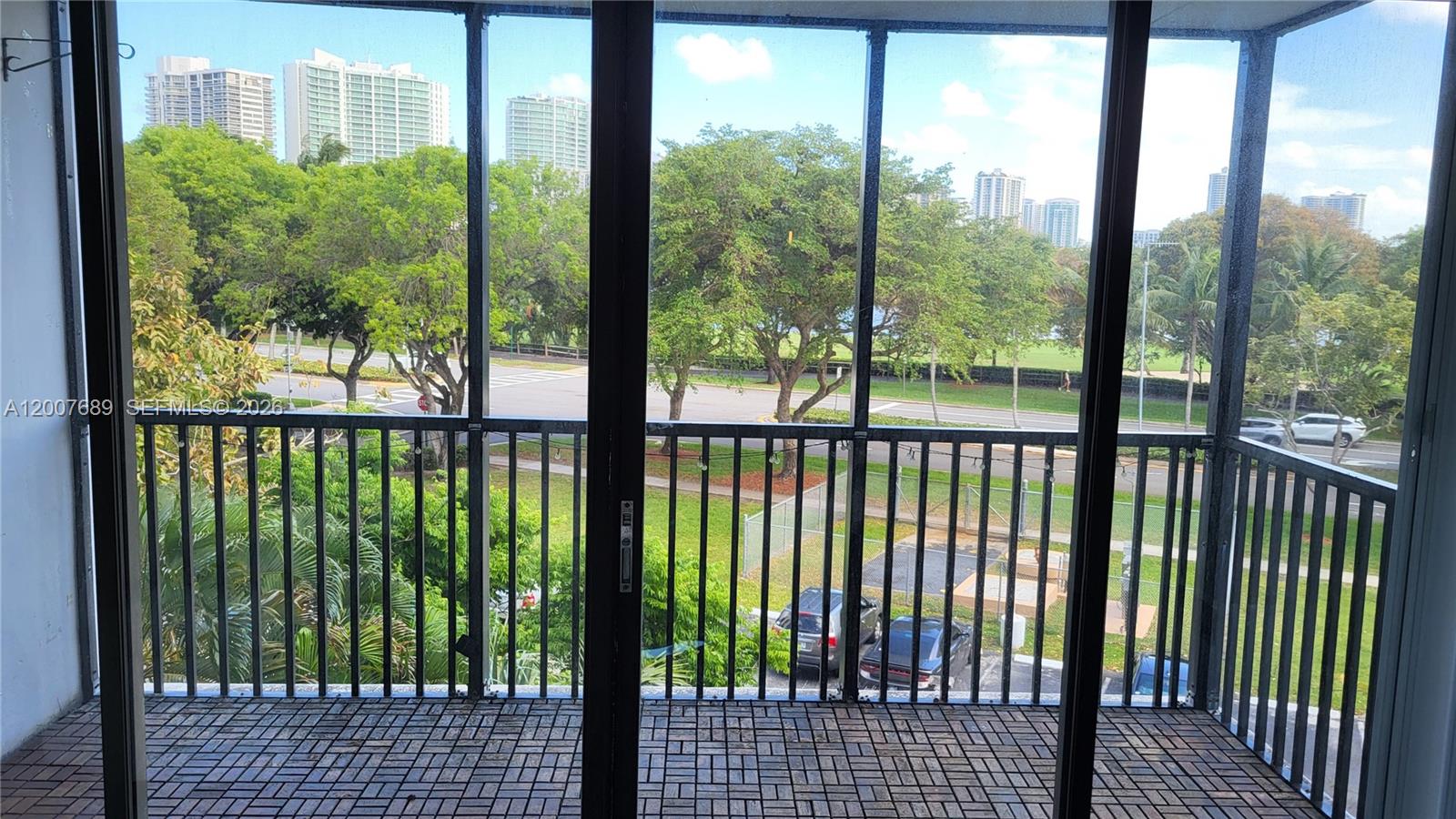 Photo of 3475 Country Club Dr  #409, Aventura, Florida, 33180 - 