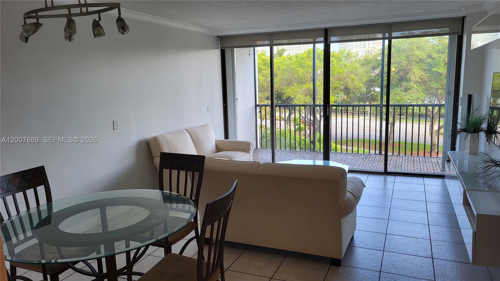 Photo of 3475 Country Club Dr  #409, Aventura, Florida, 33180 - 