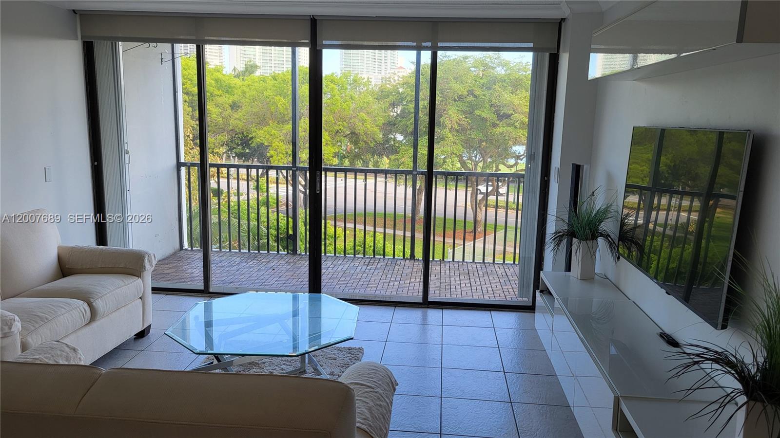 Photo of 3475 Country Club Dr  #409, Aventura, Florida, 33180 - 