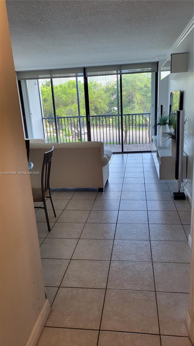 Photo of 3475 Country Club Dr  #409, Aventura, Florida, 33180 - 