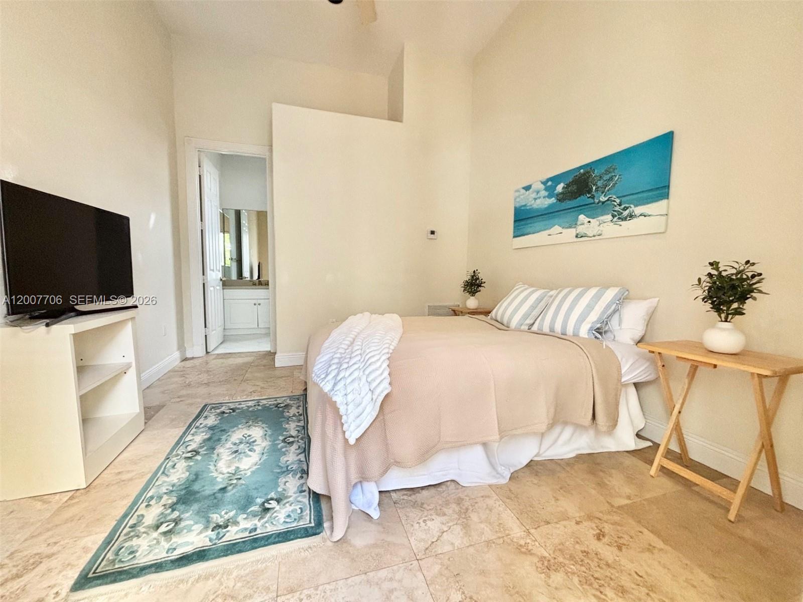 Photo of 1141 Waterside Ln  (1141), Hollywood, Florida, 33019 - Guest bedroom/separate guest house