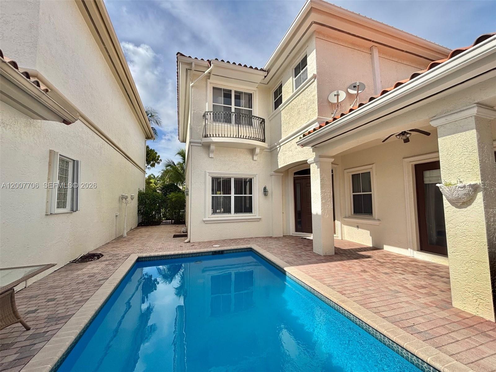 Photo of 1141 Waterside Ln  (1141), Hollywood, Florida, 33019 - 