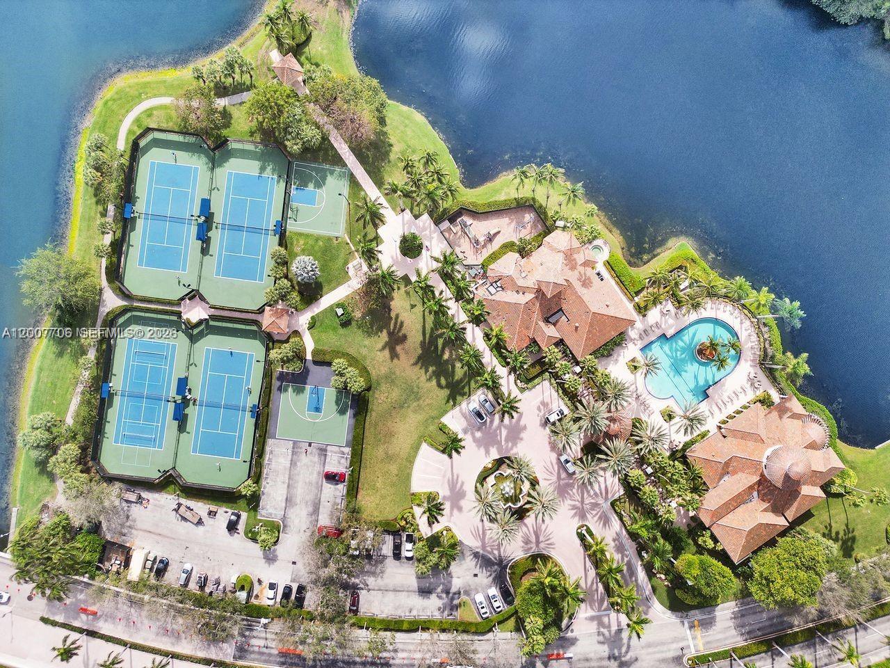 Photo of 1141 Waterside Ln  (1141), Hollywood, Florida, 33019 - 