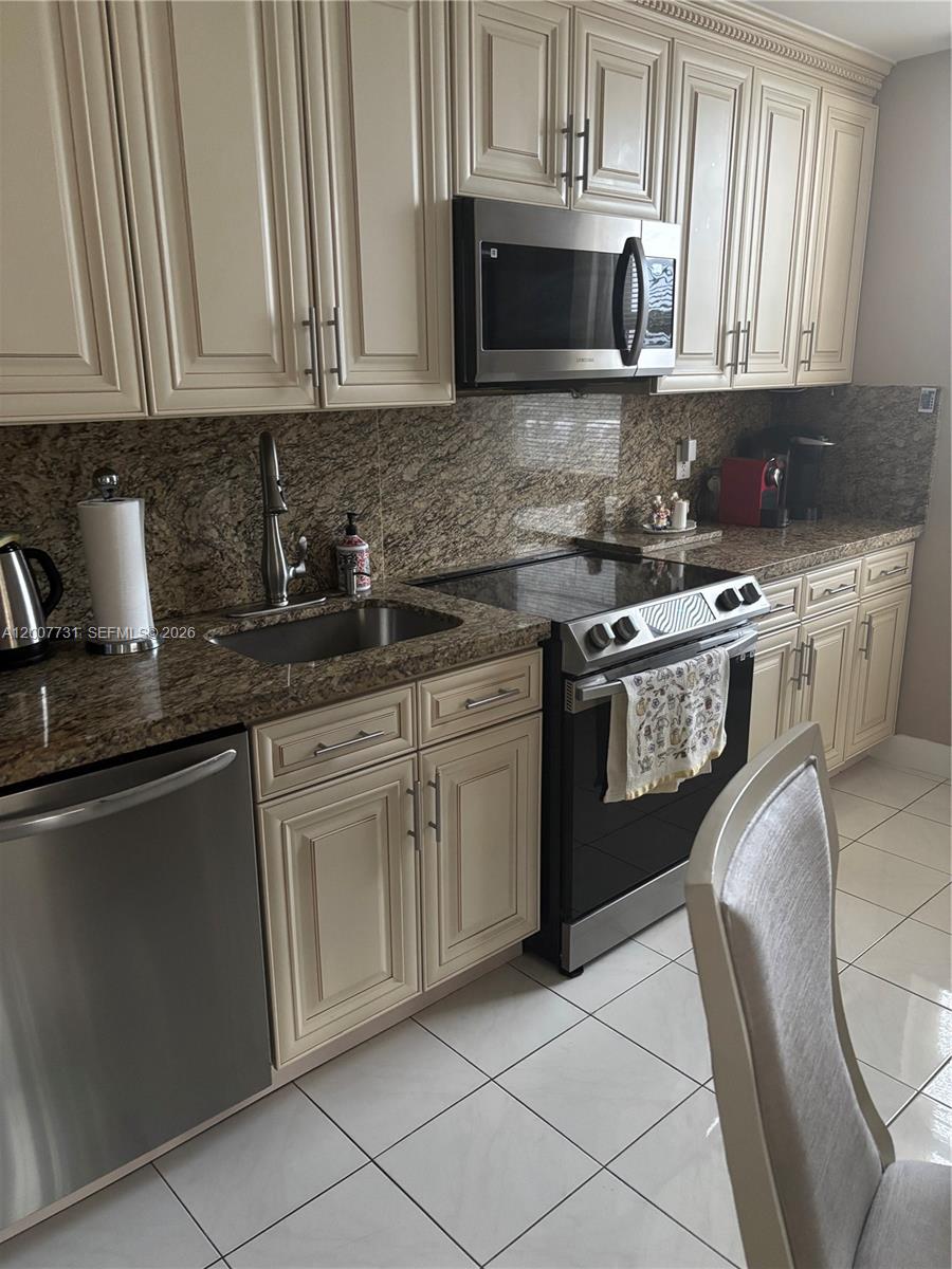 Photo of 1865 Ocean Dr  #4L, Hallandale Beach, Florida, 33009 - 