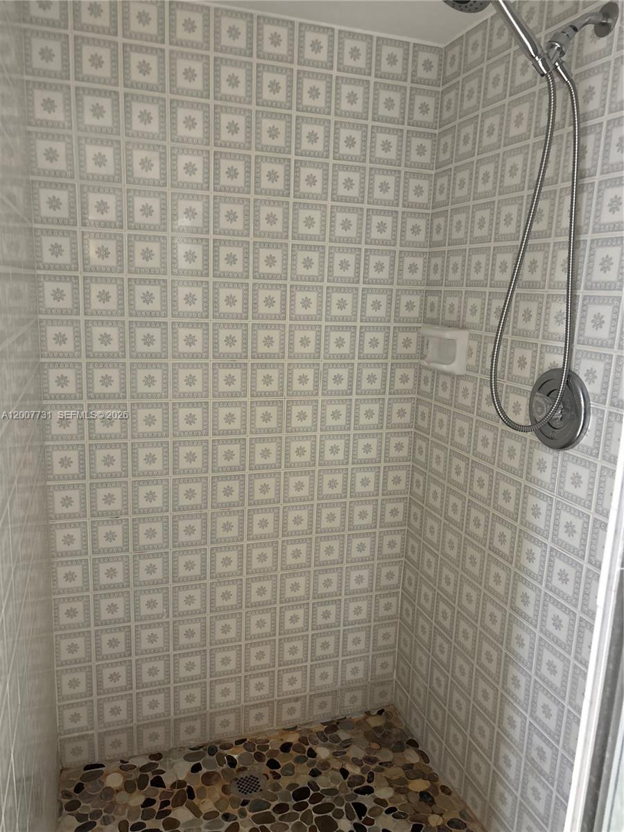 Photo of 1865 Ocean Dr  #4L, Hallandale Beach, Florida, 33009 - 