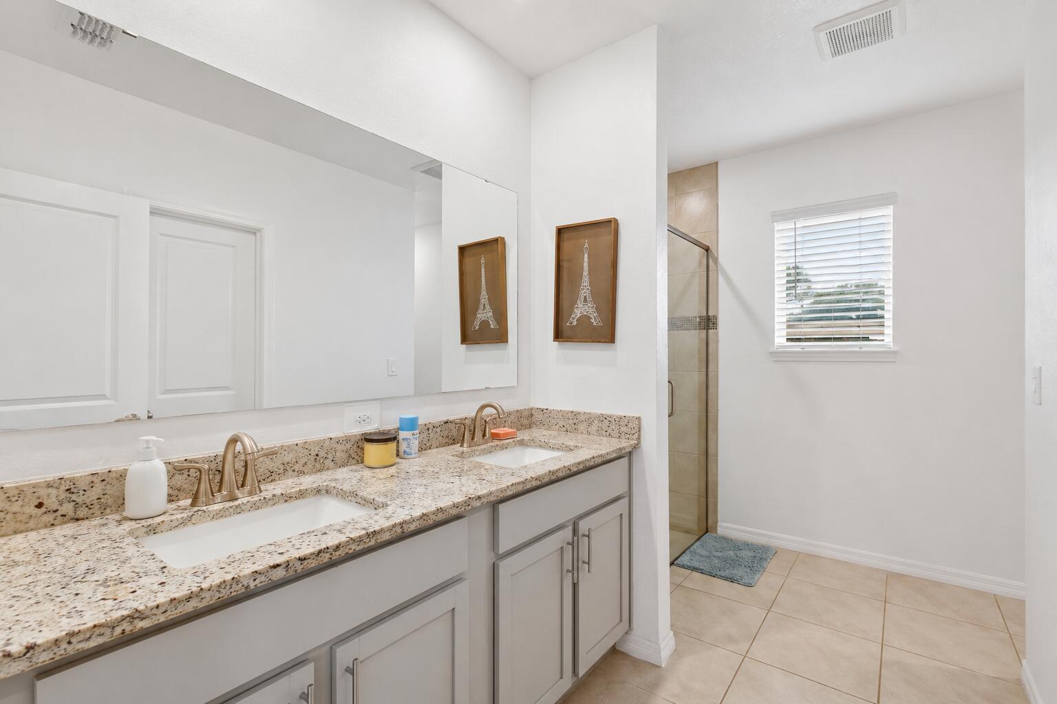 Ver detalles 535 4 / 2 1874 sq. ft. $ 2026-05-29 0 foto