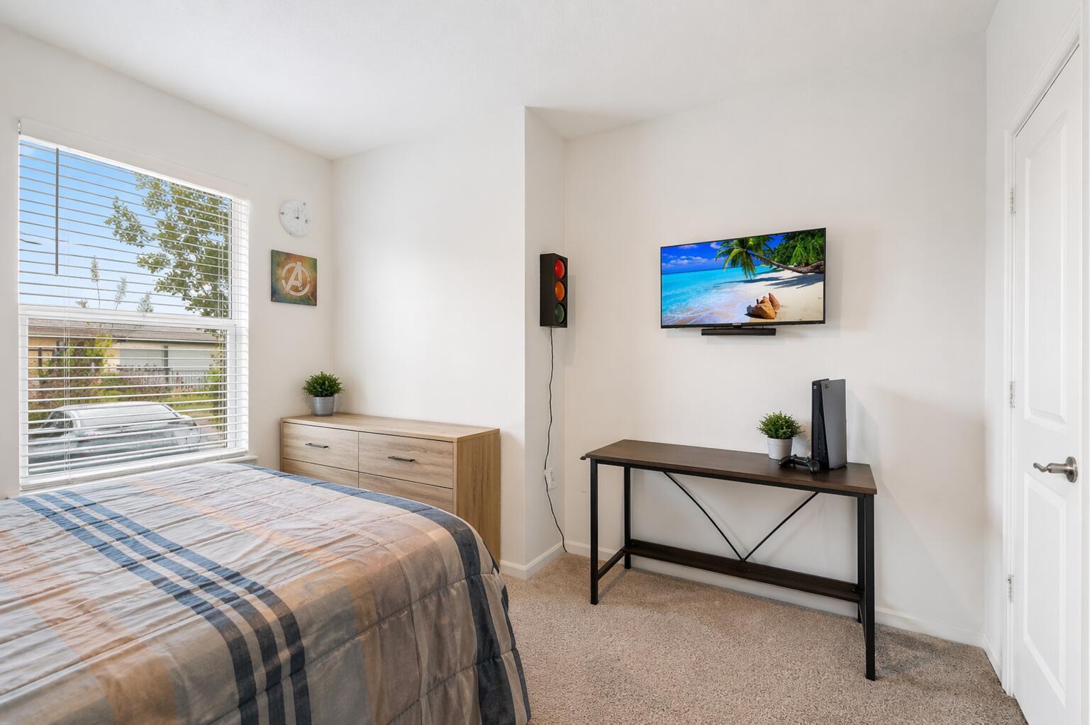 Ver detalles 535 4 / 2 1874 sq. ft. $ 2026-05-29 0 foto