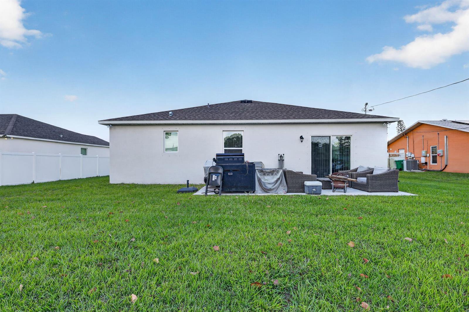 Ver detalles 535 4 / 2 1874 sq. ft. $ 2026-05-29 0 foto