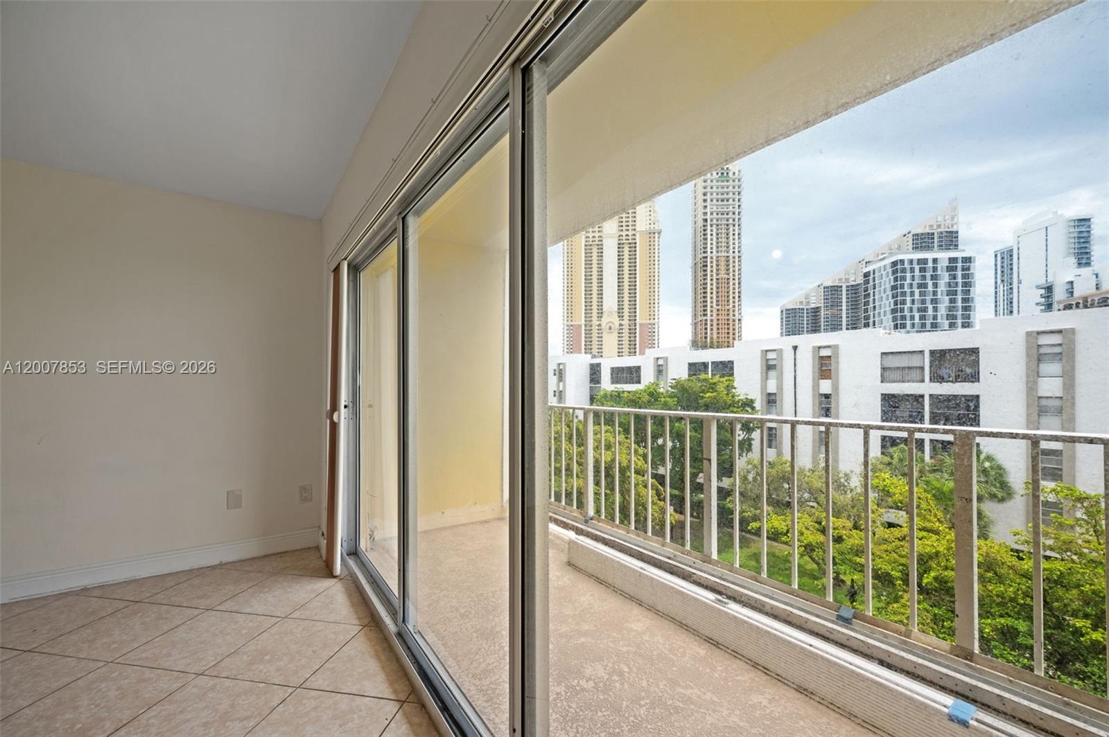 See details 505 2 / 2 1290 sq. ft. $ 2026-05-25 0 Photo