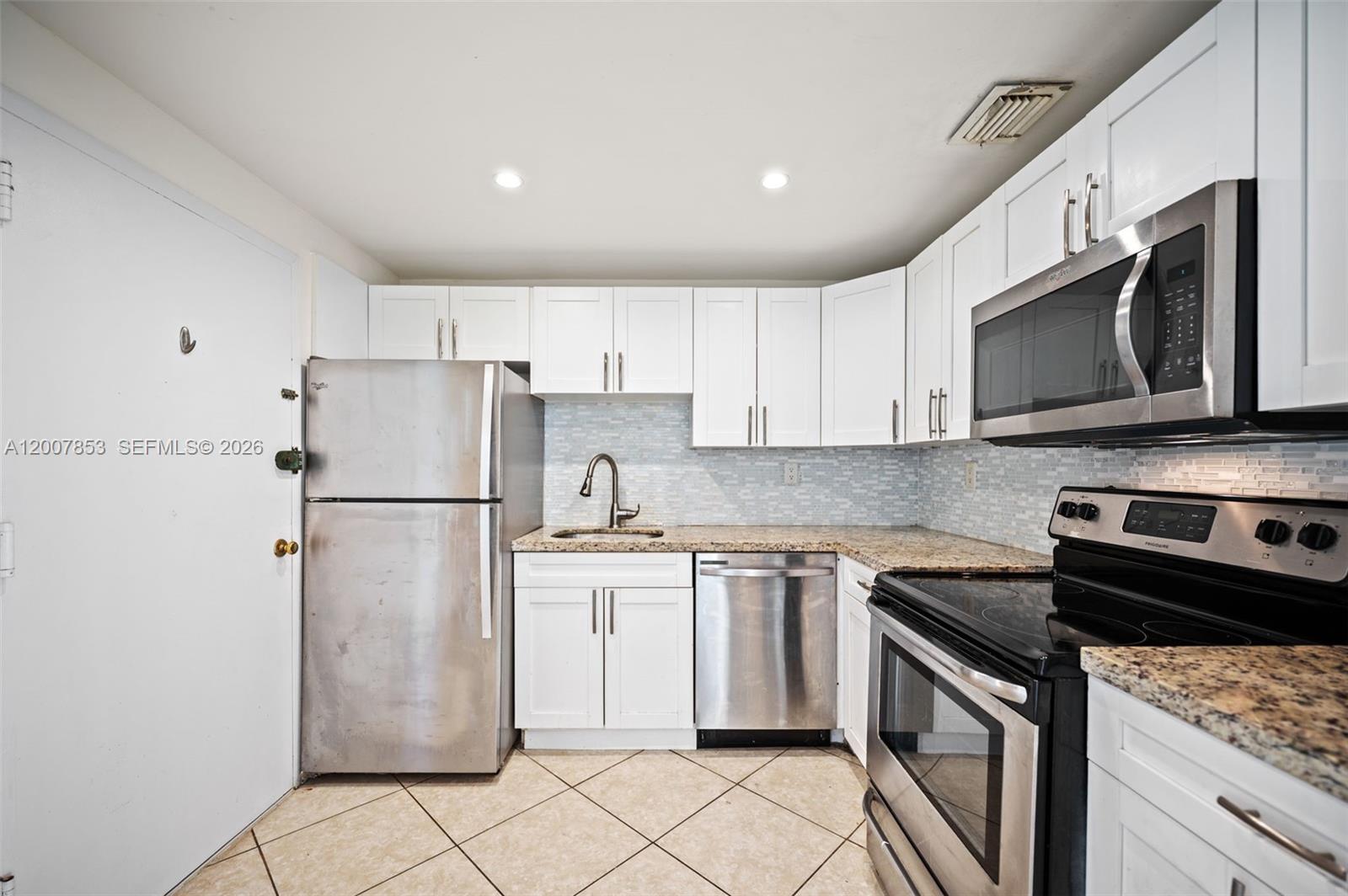See details 505 2 / 2 1290 sq. ft. $ 2026-05-25 0 Photo