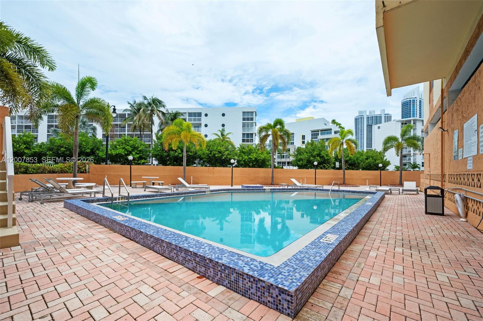 See details 505 2 / 2 1290 sq. ft. $ 2026-05-25 0 Photo