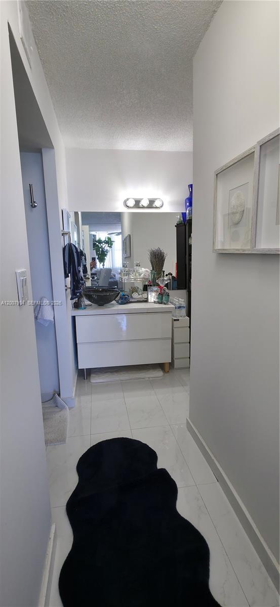 Photo of 2751 Ocean Dr  #1706S, Hollywood, Florida, 33019 - 