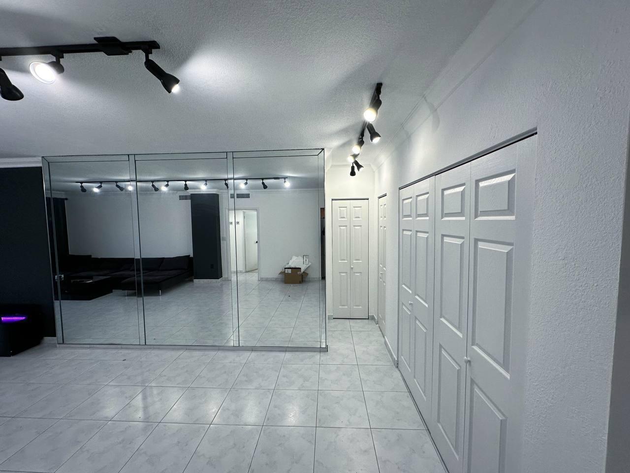 Ver detalles 16b 1 / 870 sq. ft. $ 2026-06-17 0 foto