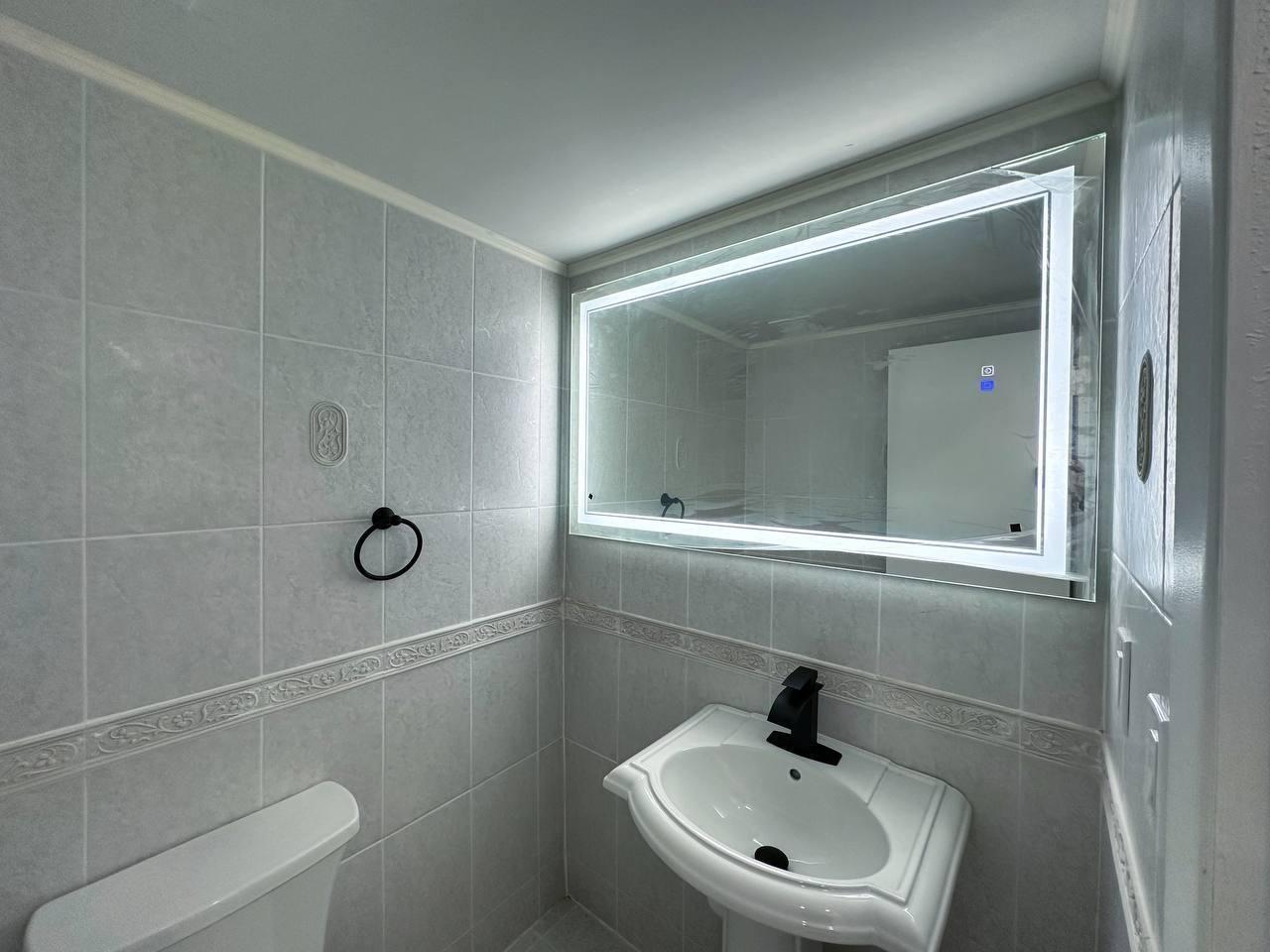 Ver detalles 16b 1 / 870 sq. ft. $ 2026-06-17 0 foto