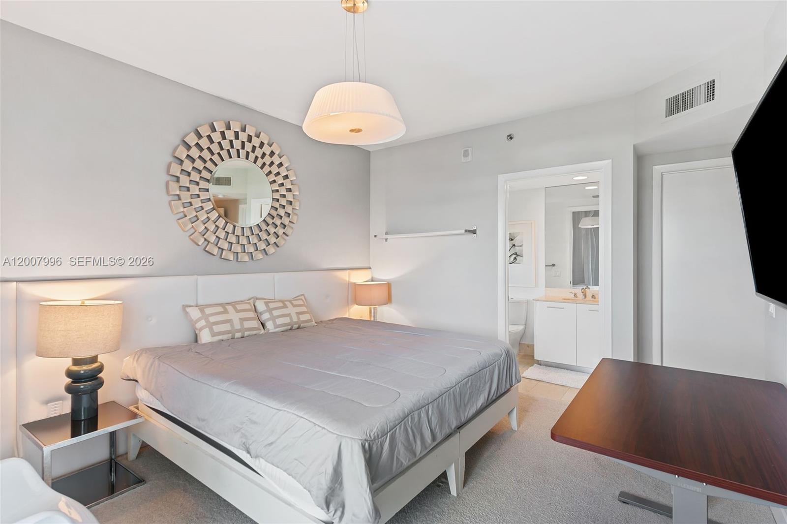 Photo of 2711 Ocean Dr  #606, Hollywood, Florida, 33019 - 