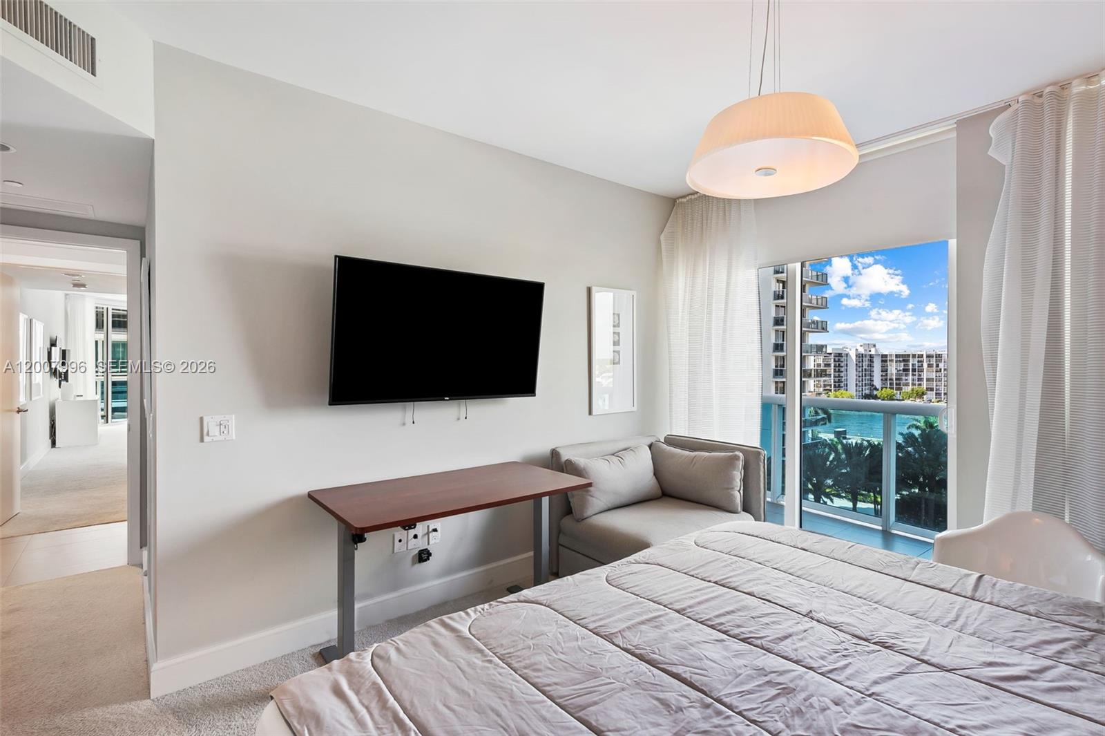 Photo of 2711 Ocean Dr  #606, Hollywood, Florida, 33019 - 