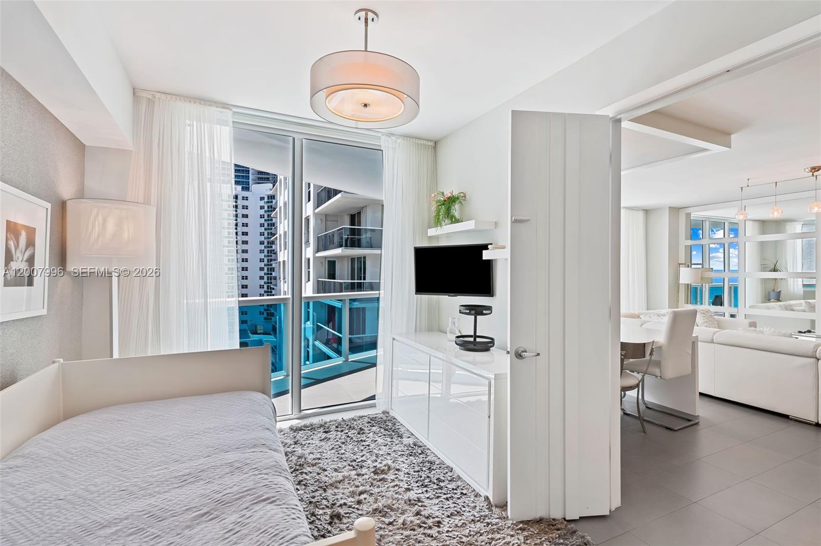 Photo of 2711 Ocean Dr  #606, Hollywood, Florida, 33019 - 