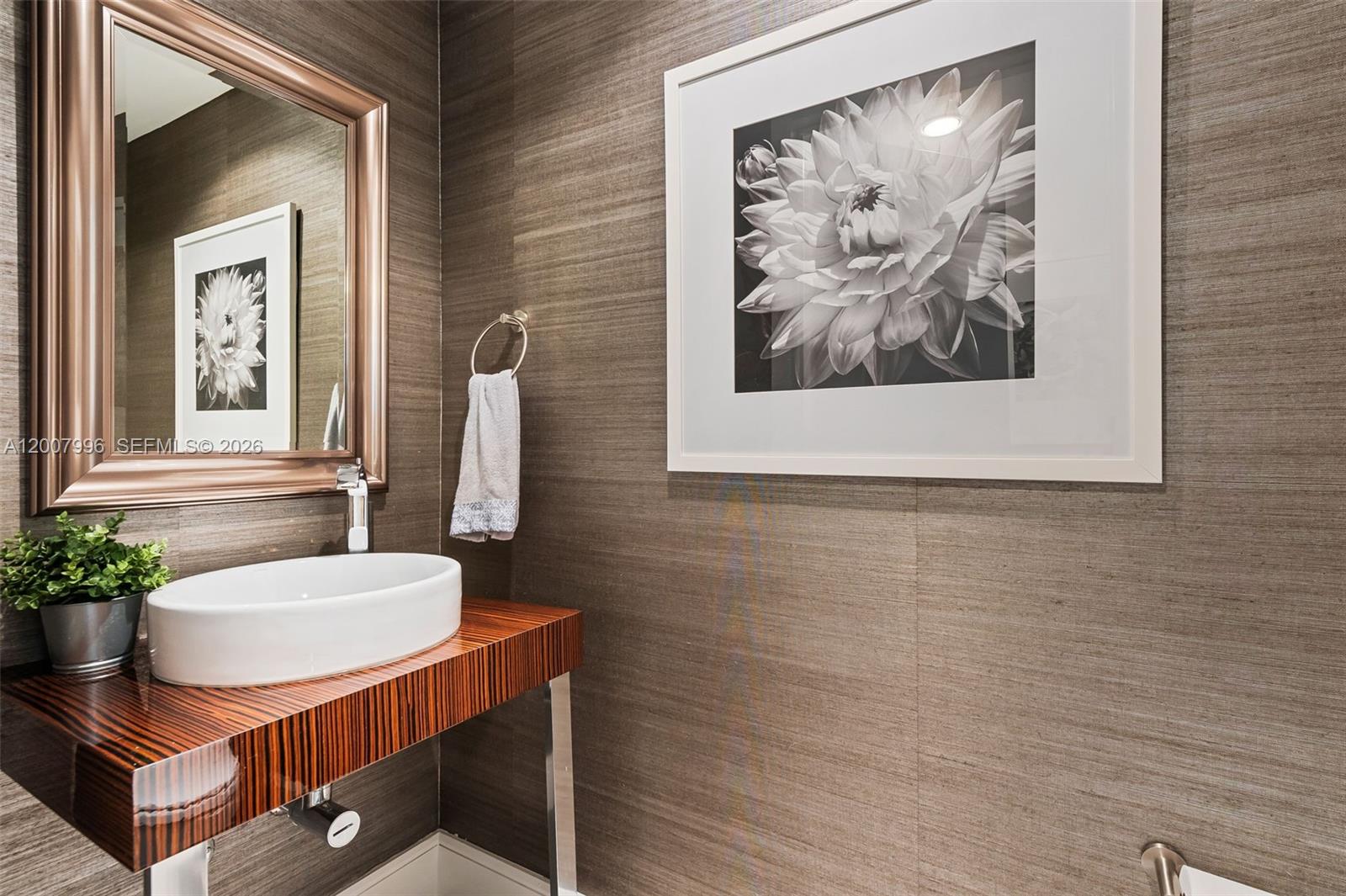 Photo of 2711 Ocean Dr  #606, Hollywood, Florida, 33019 - 