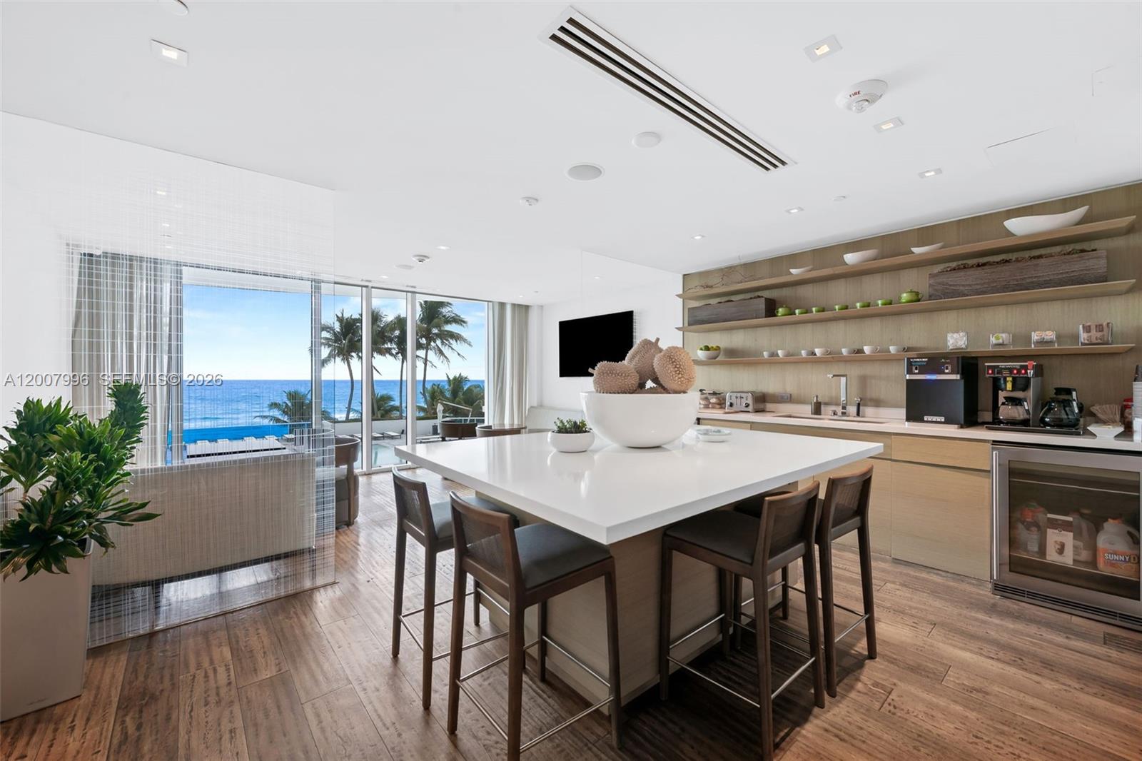 Photo of 2711 Ocean Dr  #606, Hollywood, Florida, 33019 - 