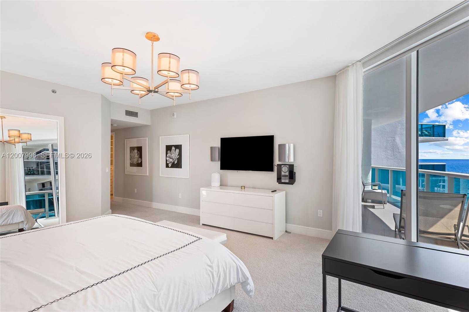 Photo of 2711 Ocean Dr  #606, Hollywood, Florida, 33019 - 