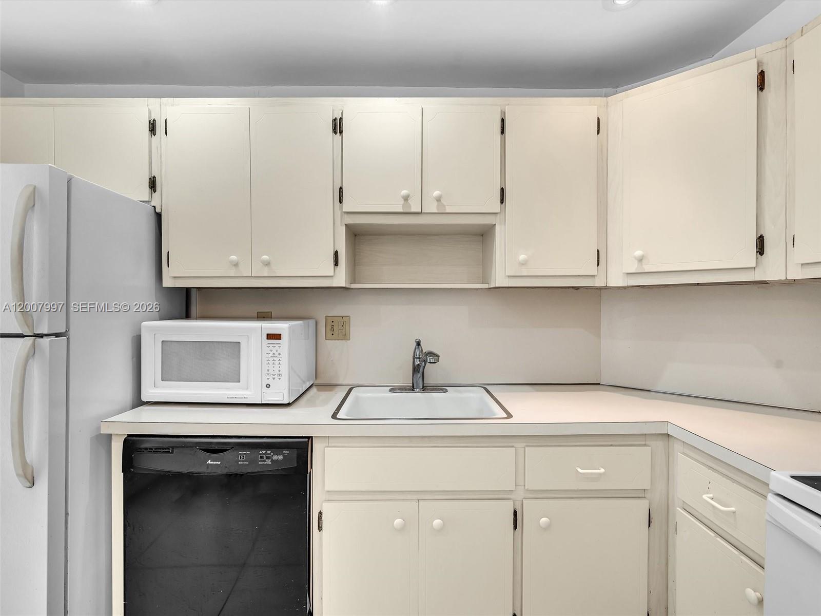 902 1 / 2 762 sq. ft. $ 2026-05-04 0 Photo