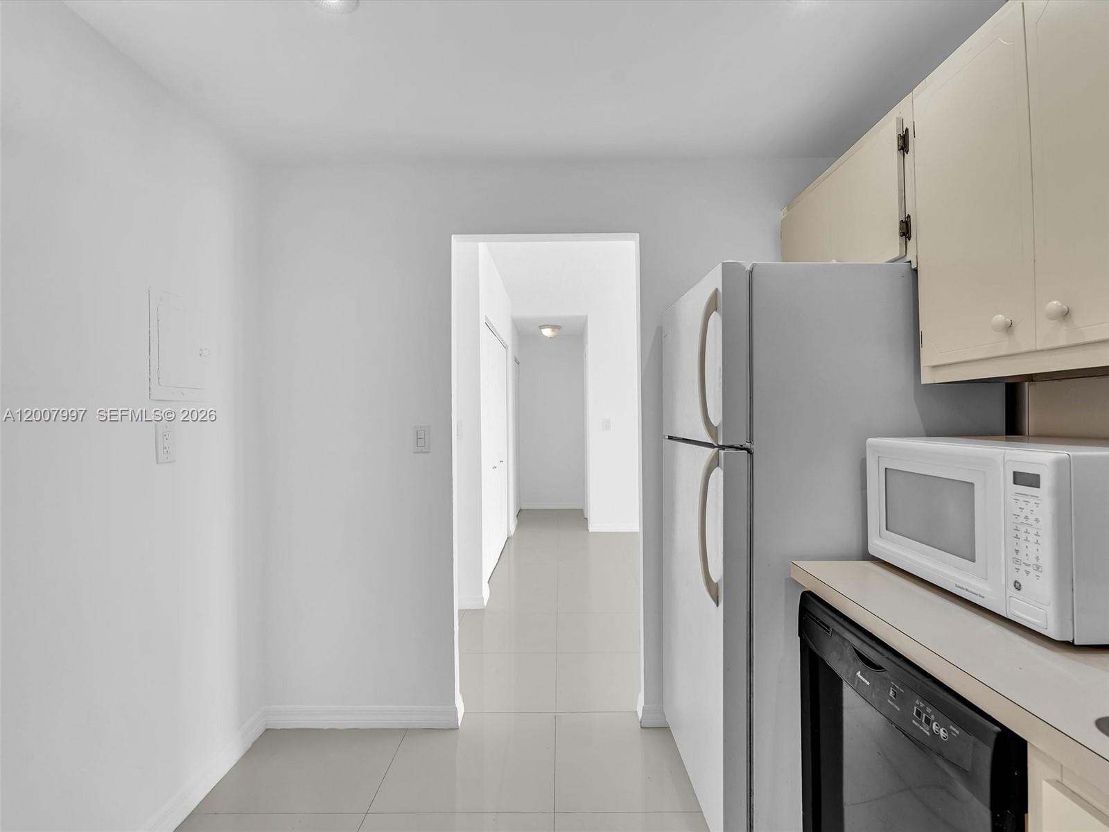 902 1 / 2 762 sq. ft. $ 2026-05-04 0 Photo