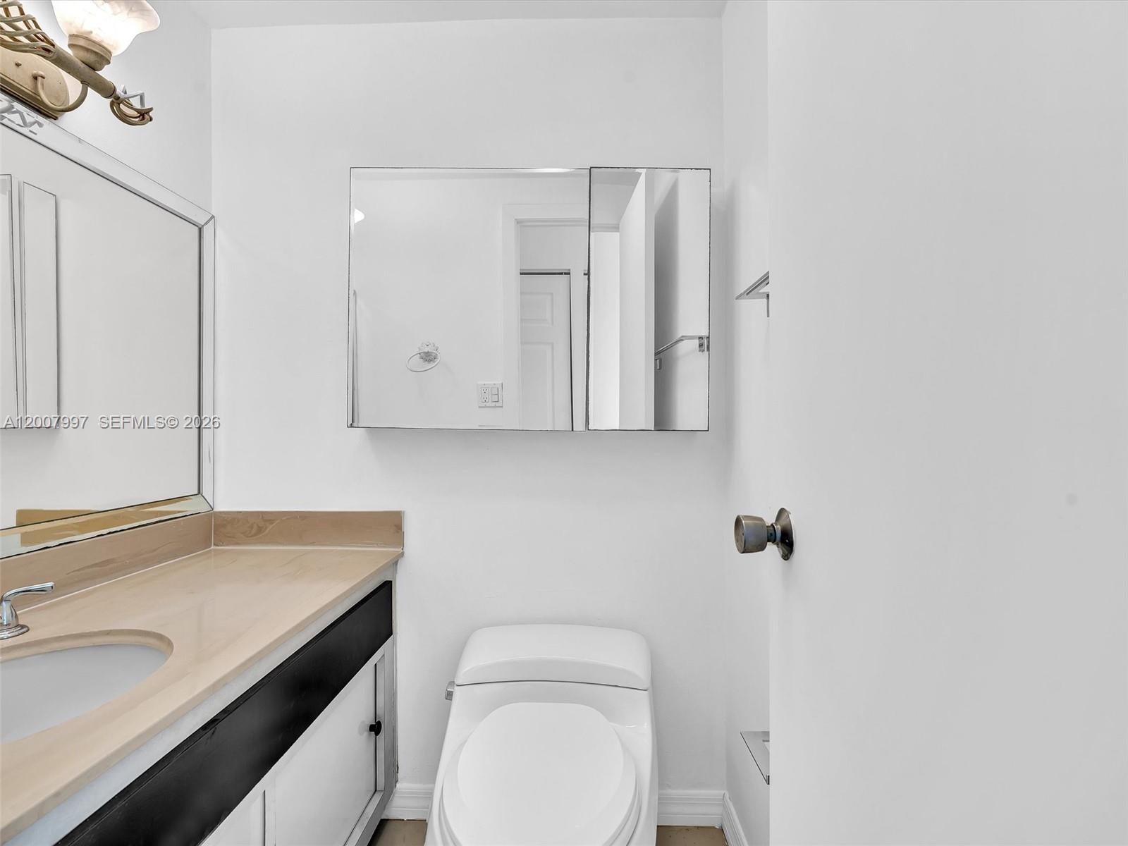 902 1 / 2 762 sq. ft. $ 2026-05-04 0 Photo