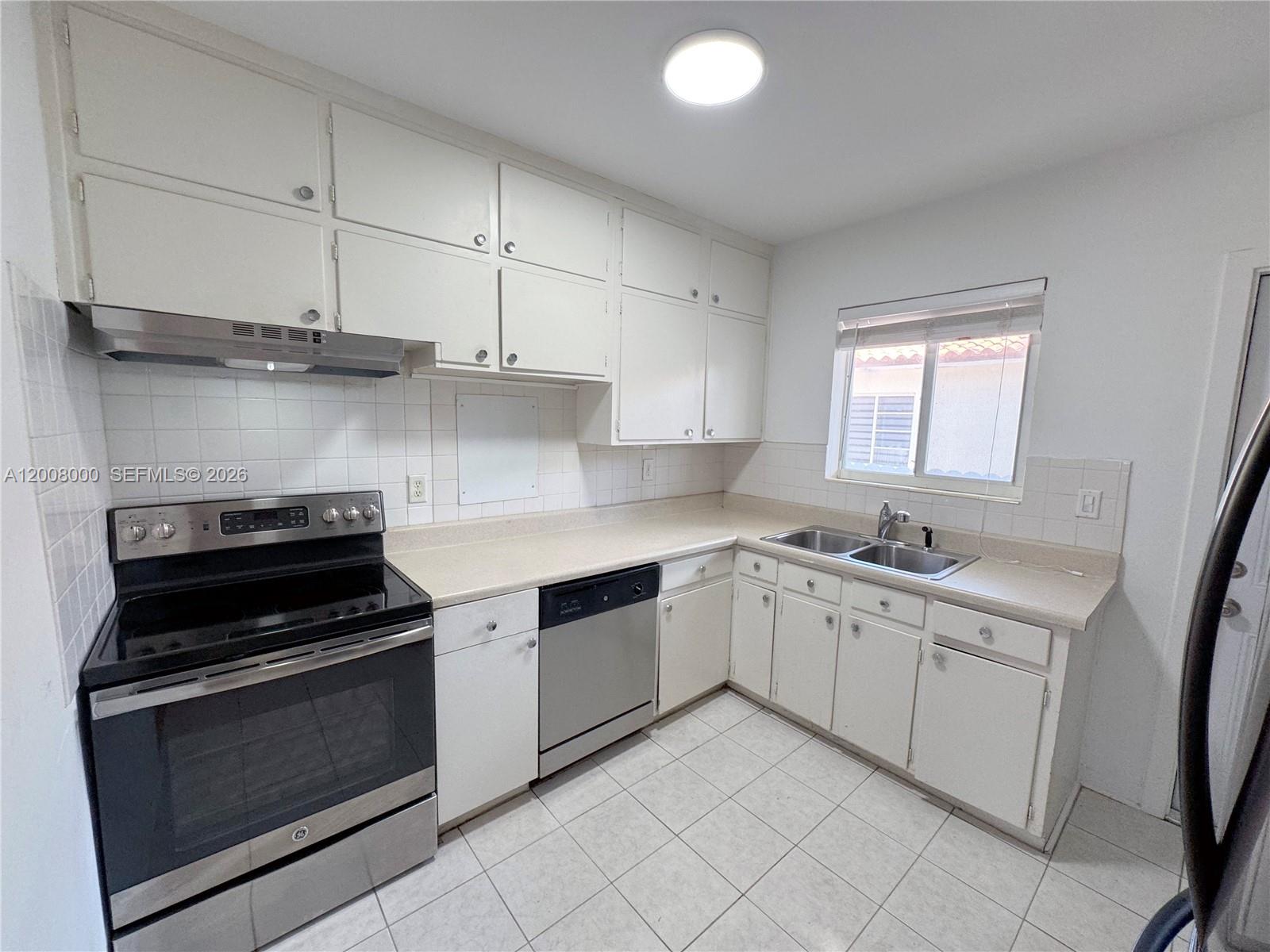 See details / 1600 sq. ft. $ 2026-04-26 0 Photo