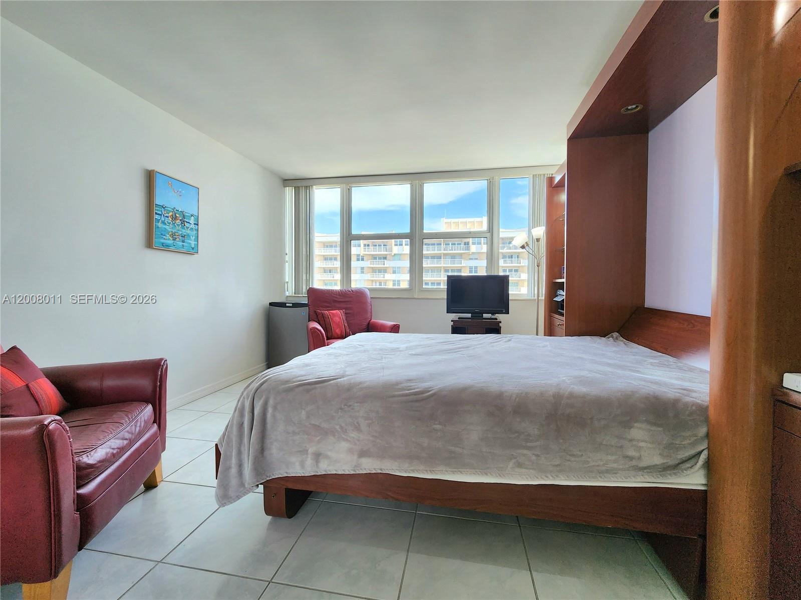 Photo of 2030 Ocean Dr  #2026, Hallandale Beach, Florida, 33009 - Full Size Murphy Bed