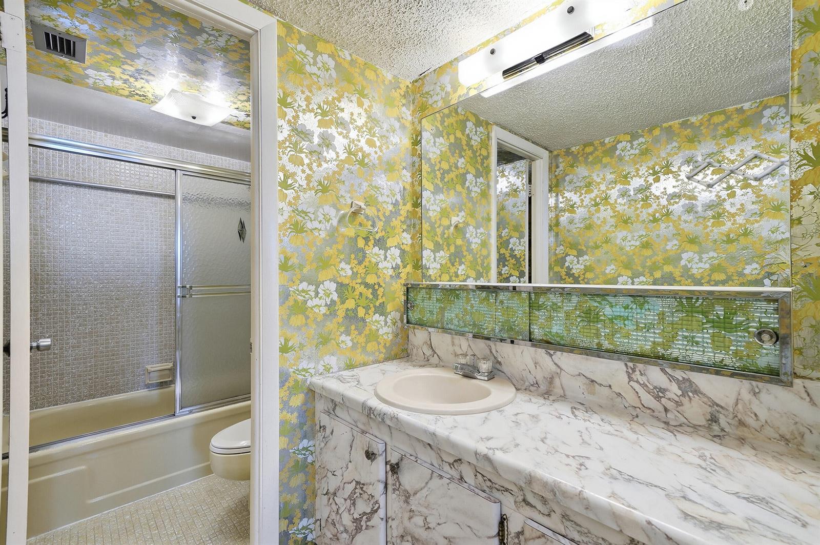 Photo of 1400 Ocean  #303, Hollywood, Florida, 33019 - primary bath