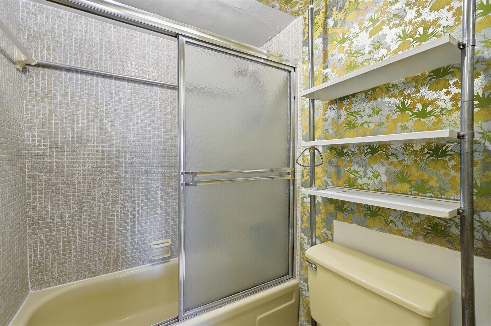 Photo of 1400 Ocean  #303, Hollywood, Florida, 33019 - primary bath