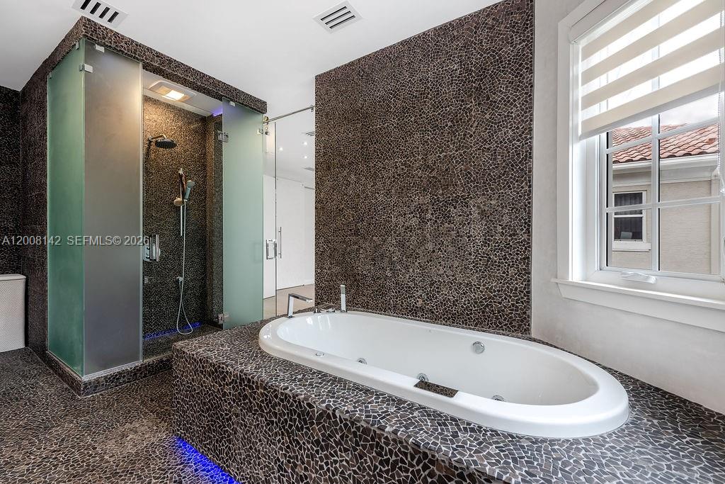 Photo of 3949 194th Ln  (3949), Sunny Isles Beach, Florida, 33160 - 
