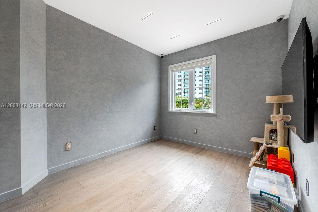 Photo of 3949 194th Ln  (3949), Sunny Isles Beach, Florida, 33160 - 