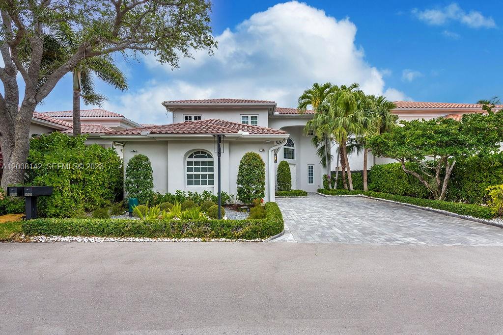 Photo of 3949 194th Ln  (3949), Sunny Isles Beach, Florida, 33160 - 