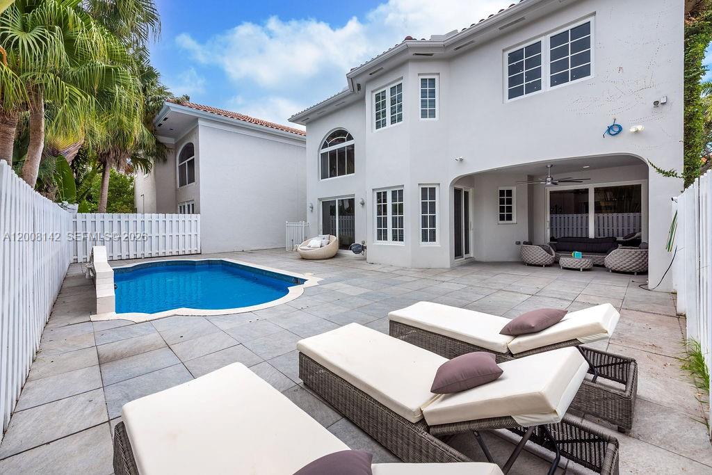 Photo of 3949 194th Ln  (3949), Sunny Isles Beach, Florida, 33160 - 