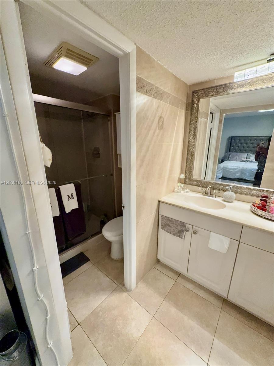Ver detalles 320-7 3 / 2 1380 sq. ft. $ 2026-04-27 0 foto
