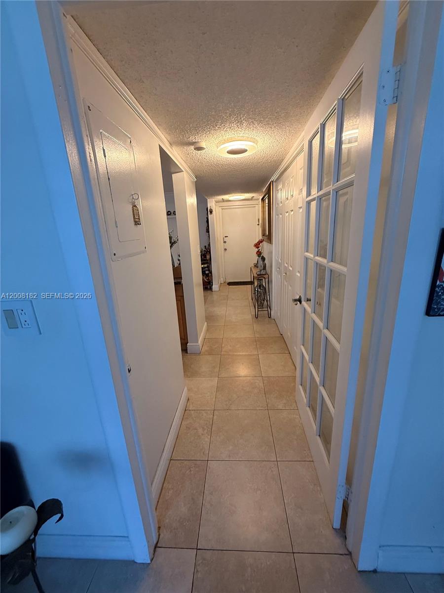 Ver detalles 320-7 3 / 2 1380 sq. ft. $ 2026-04-27 0 foto