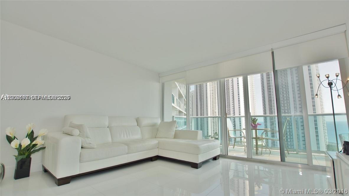 See details 1811 1 / 2 991 sq. ft. $ 2026-04-27 0 Photo