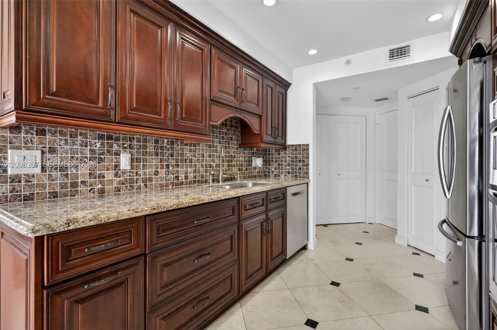 See details 2305 3 / 3 2154 sq. ft. $ 2026-04-28 0 Photo