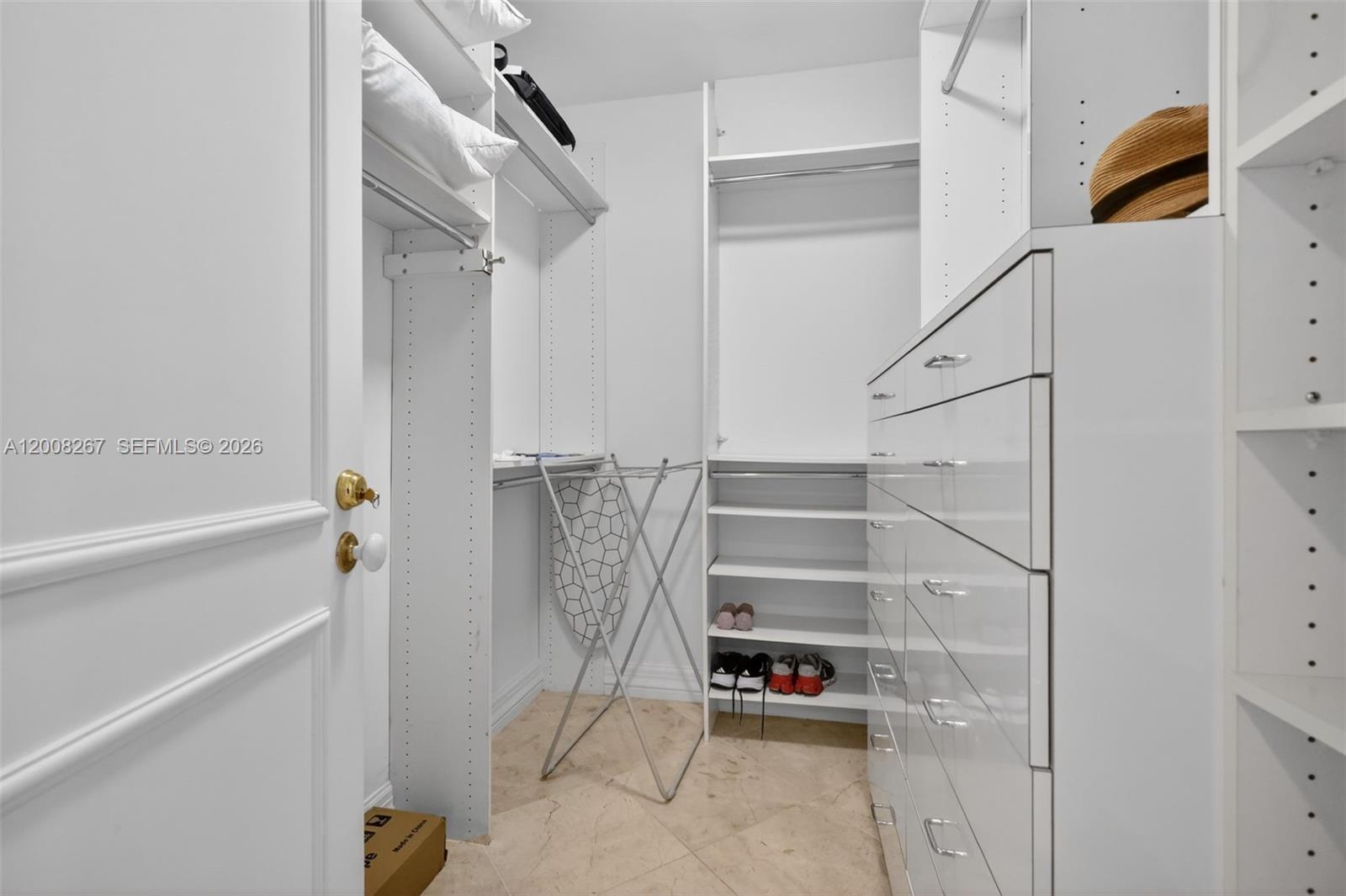 See details 2305 3 / 3 2154 sq. ft. $ 2026-04-28 0 Photo
