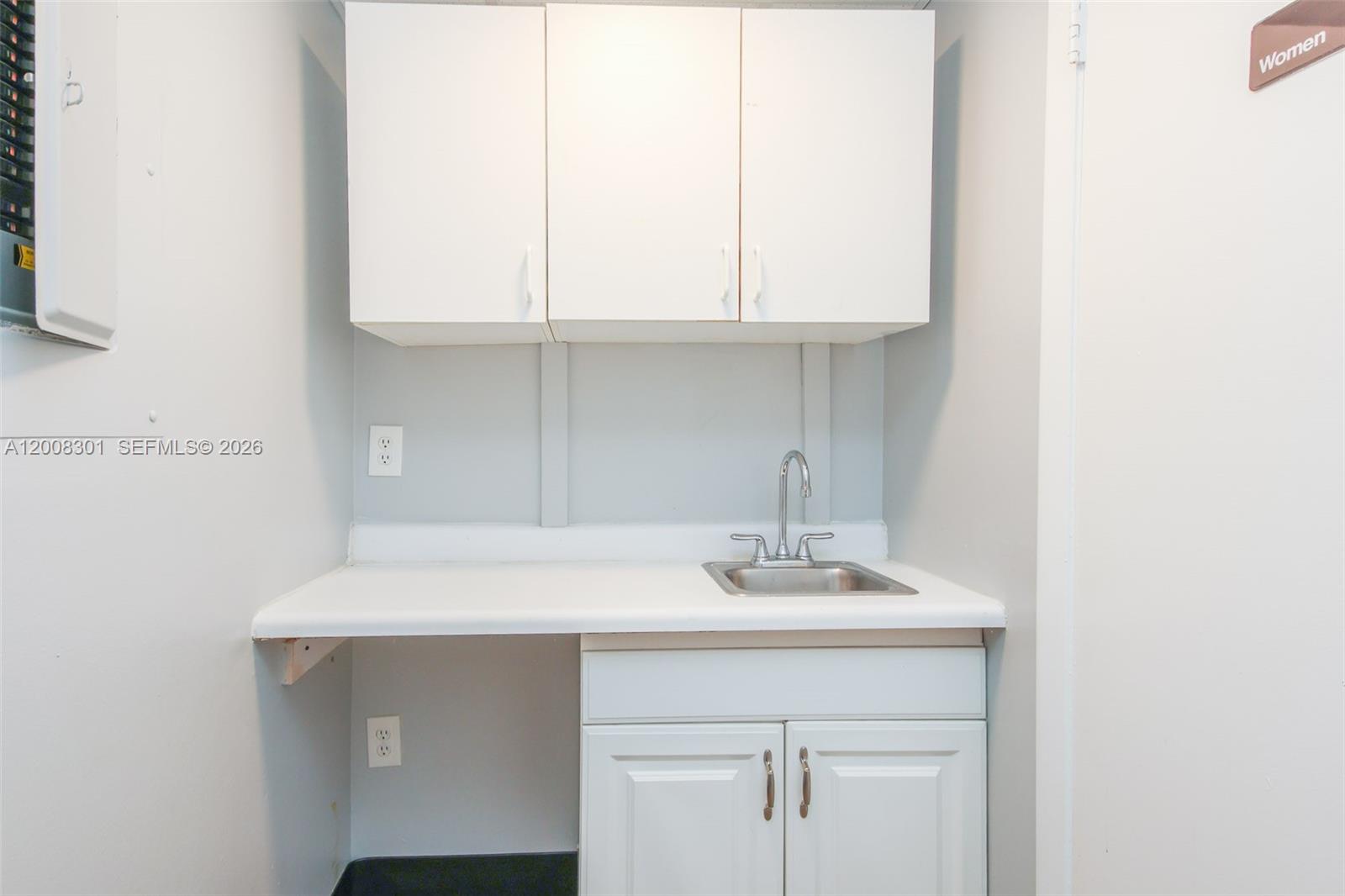 609  /   sq. ft. $ 2026-04-27 0 Photo