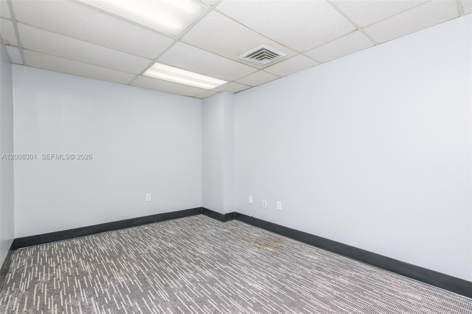 609  /   sq. ft. $ 2026-04-27 0 Photo